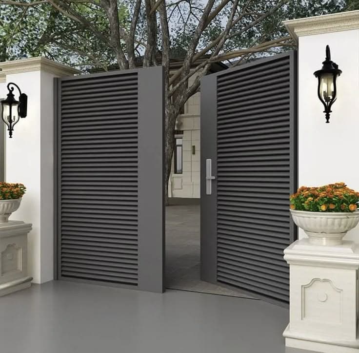 Villa giriş kapısı